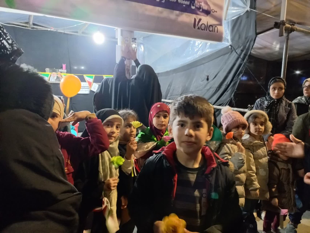 حضور پرشور کودکان در موکب حوزه فاطمیه الیگودرز