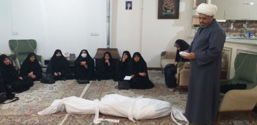 تصاویر/برگزاری دوره تخصصی تغسیل و تکفین در مدارس علمیه خواهران لرستان