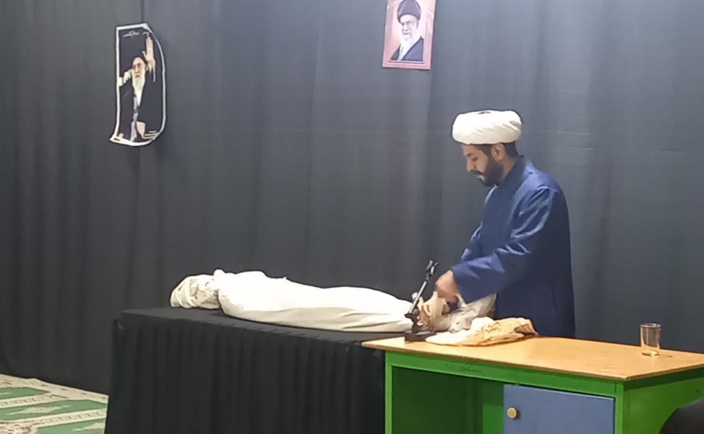 دوره تخصصی آموزش تغسیل و تکفین در مدارس علمیه خواهران لرستان