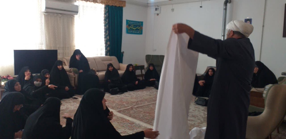 دوره تخصصی آموزش تغسیل و تکفین در مدارس علمیه خواهران لرستان