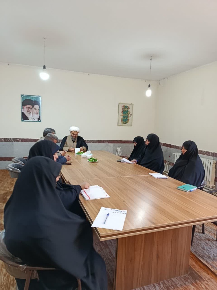 جلسه مدیر حوزههای علمیه خواهران کردستان با خادمین موکب ایران قوی بیجار سربلند؛ تاکید بر اقتدار ملی و بصیرت مردمی