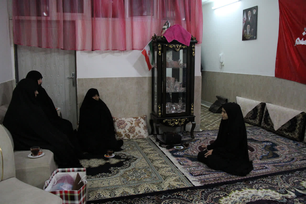 دیدار کادر مدیریت استان قم با خانواده شهدا