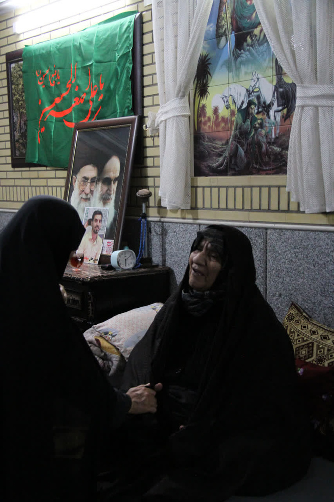 دیدار کادر مدیریت استان قم با خانواده شهدا