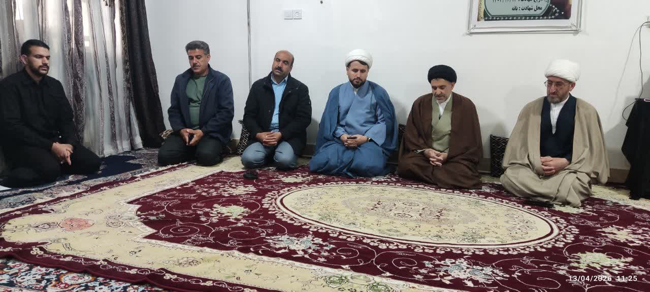 دیدار با خانواده شهید صادق عزیزی در شهرستان الشتر؛ شهید جنگ تحمیلی سوم