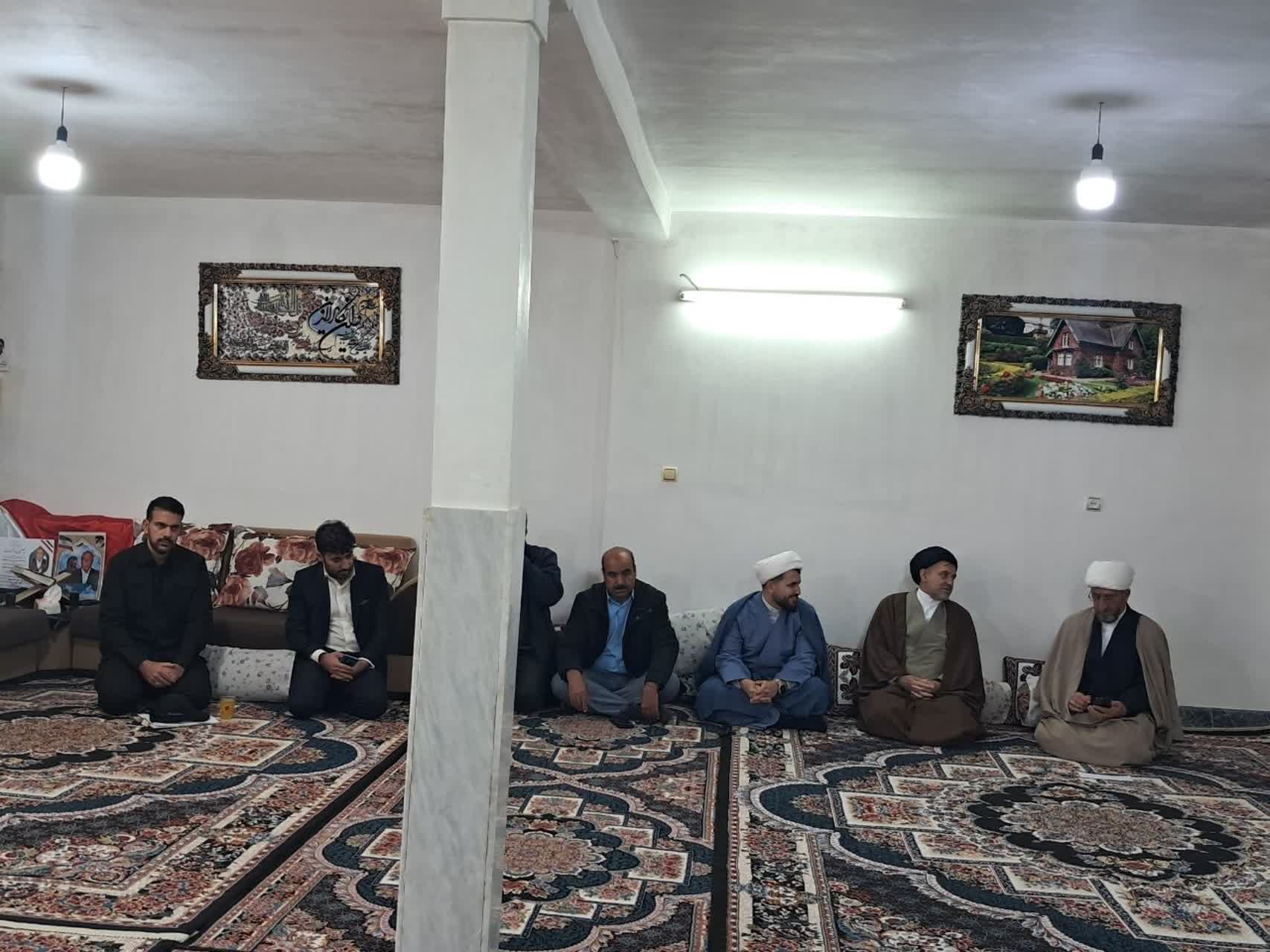 دیدار مدیر حوزههای علمیه لرستان با خانوادههای شهدای الشتر؛ پاسداشت ایثار و زمینه سازی برای ظهور