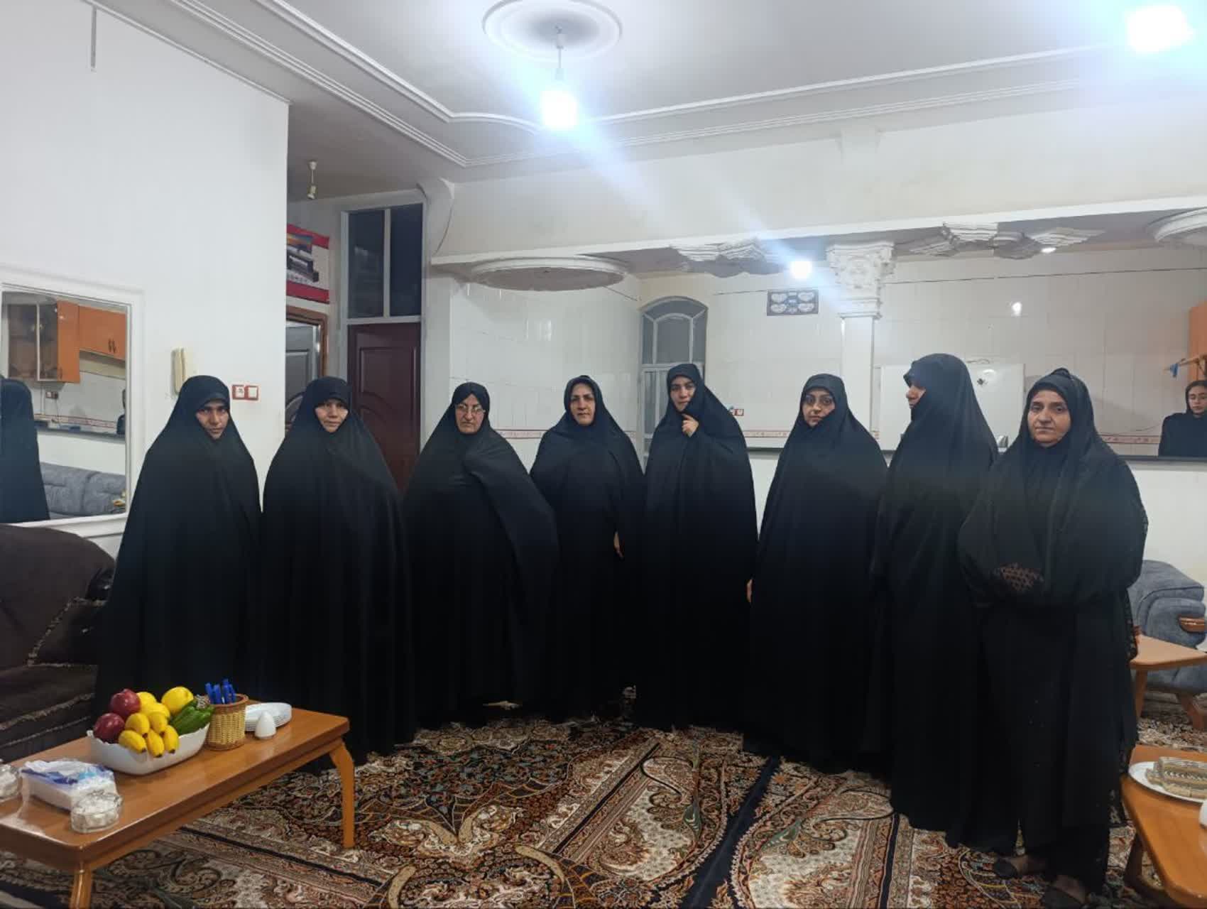 دیدارهای مدیر حوزههای علمیه خواهران لرستان با خانوادههای شهدا در پلدختر؛ تکریم ایثار و الگوسازی سبک زندگی قرآنی