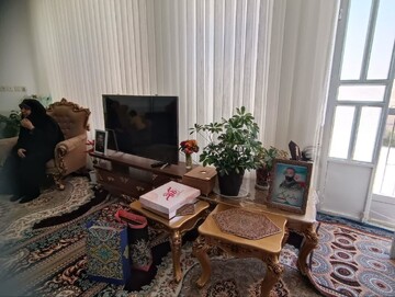 تصاویر/ نمایندگان حوزه علمیه خواهران استان یزد با خانواده شهید والامقام رحمن چاکرالحسینی