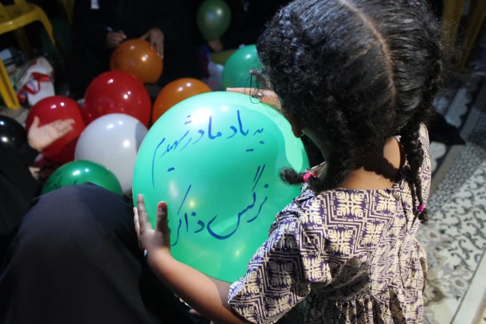 برپایی موکب مدرسه علمیه حضرت زینب(سلاماللهعلیها) میناب در حاشیه برگزاری مراسم اربعین رهبر شهید انقلاب و شهدای دبستان شجره طیبه