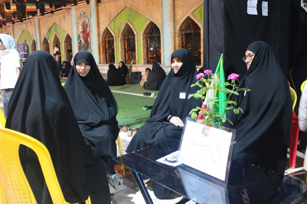 برپایی موکب مدرسه علمیه حضرت زینب(سلام‌الله‌علیها) میناب در حاشیه برگزاری مراسم اربعین رهبر شهید انقلاب و شهدای دبستان شجره طیبه