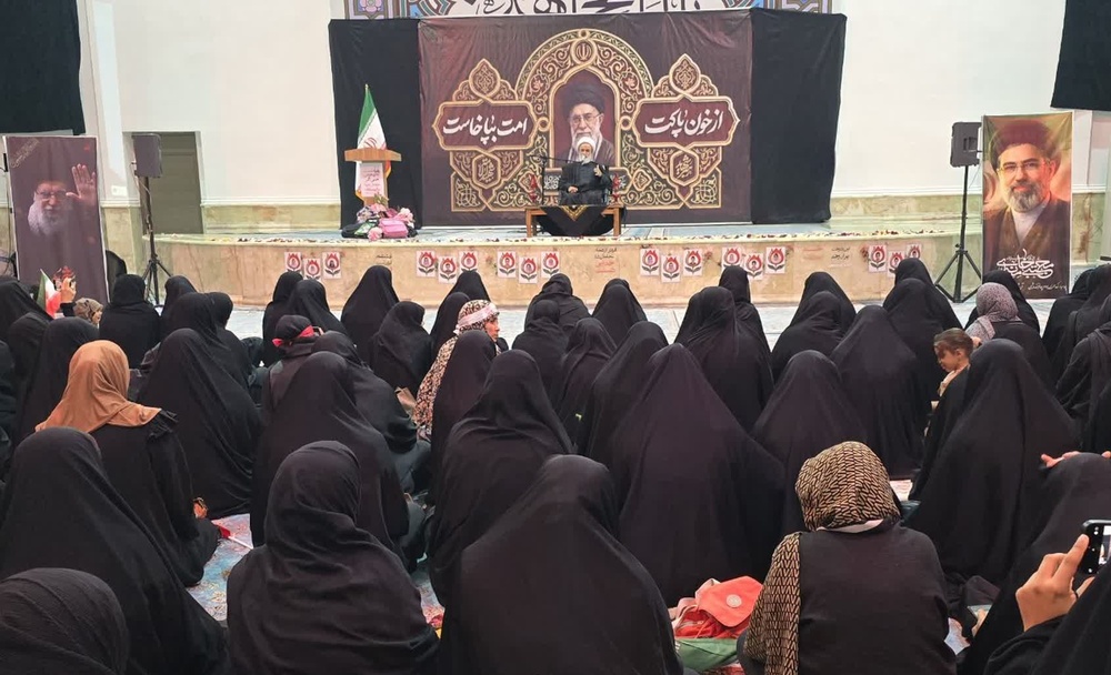 خانواده‌های شمالِ خلیج فارس با تربیت نسل‌های مؤمن و مقاوم، پیام های دینی خود را به جهان منتقل می کنند