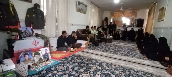 دیدار با خانواده شهید کوزه ای از شهدای جنگ رمضان در شهداد