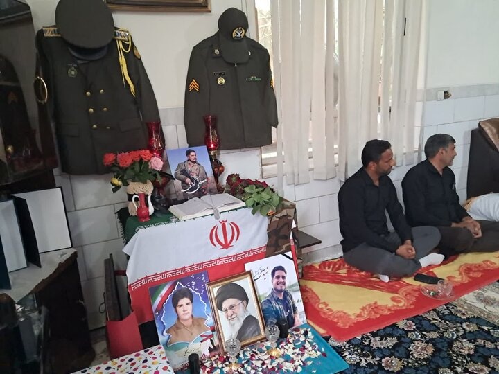 دیدار با خانواده شهید کوزه ای از شهدای جنگ رمضان در شهداد