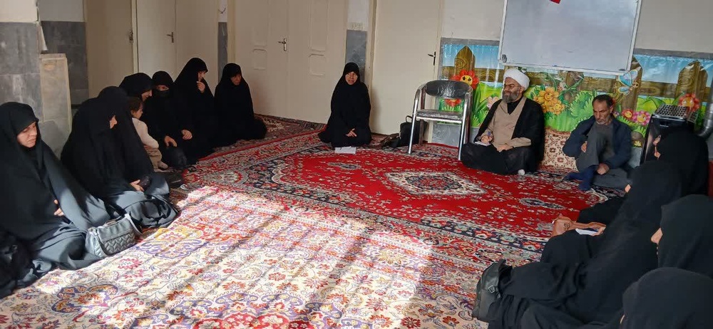 دیدار مدیر حوزه‌های علمیه خواهران استان کردستان با مبلغات فعال شهر دلبران