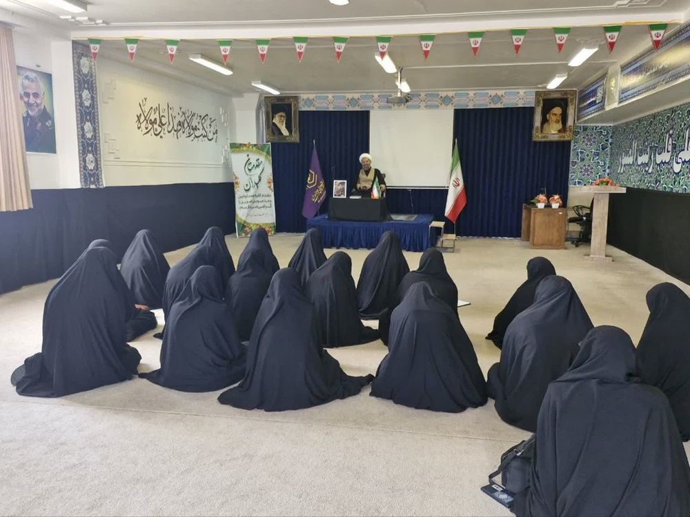 بازدید مدیر حوزه‌های علمیه خواهران استان کردستان از موکب حضرت زینب(س) سریش‌آباد و دیدار با مبلغین