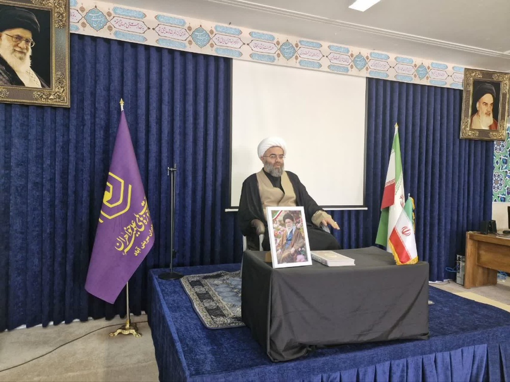 بازدید مدیر حوزه‌های علمیه خواهران استان کردستان از موکب حضرت زینب(س) سریش‌آباد و دیدار با مبلغین