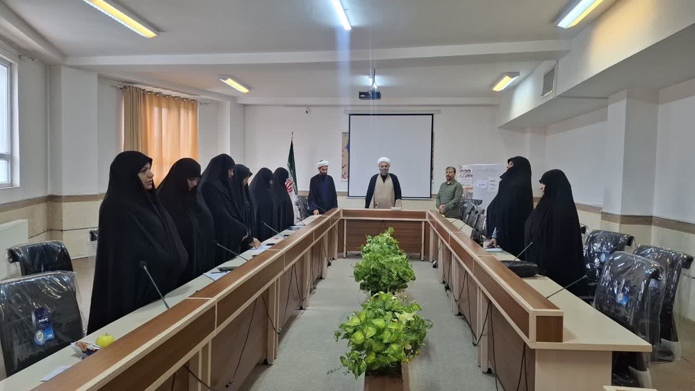 برگزاری جلسه قرارگاه مدرسه علمیه تخصصی ریحانه‌النبی(س) سنندج با حضور مدیریت حوزه‌های علمیه خواهران استان کردستان و طلاب مبلغ