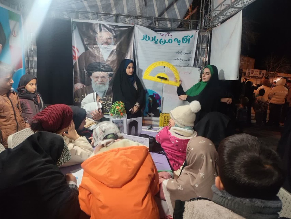 برگزاری رویدادهای فرهنگی و ارزشی در موکب قرارگاه الزهرا (س) قروه؛ از بازی و آموزش تا انتقال آموزههای ایثار و مقاومت