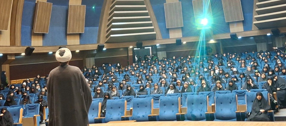 قرارگاه طلبه بانوی مجاهد