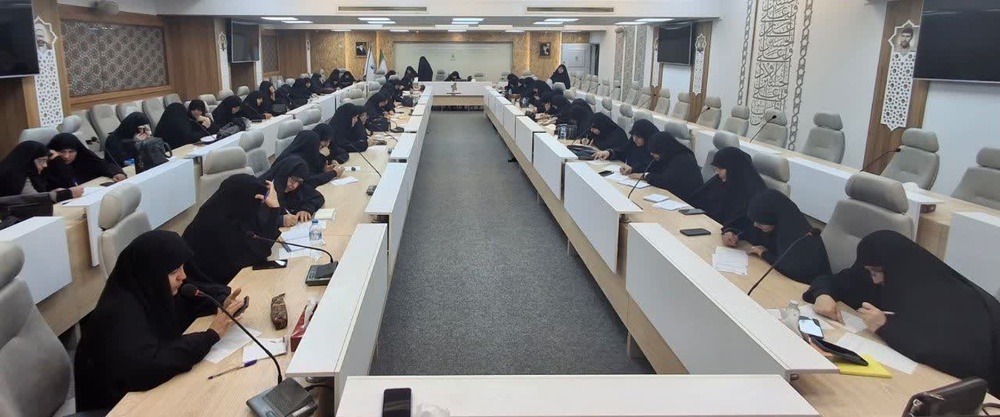 برگزاری نشست دختران حماسه در قرارگاه بانوی طلبه مجاهد در روز ولادت حضرت فاطمه معصومه (س)