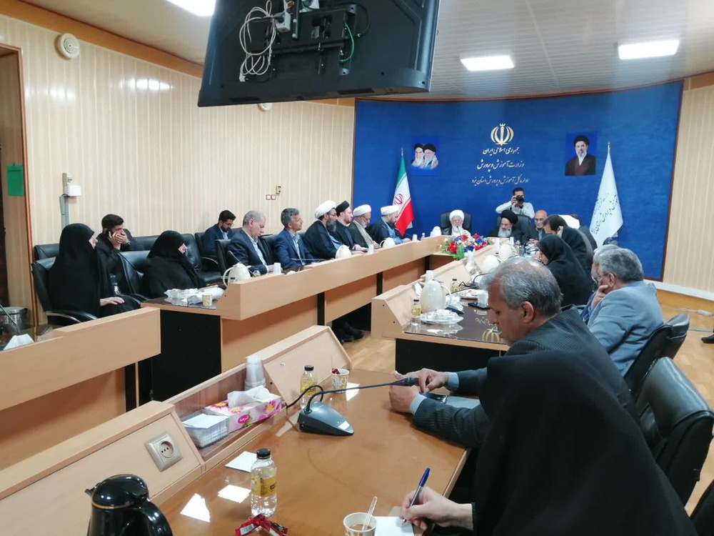 تشریح طرح‌های عملیاتی حوزه علمیه خواهران در نشست شورای همکاری‌های استان یزد