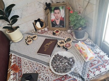 تجدید میثاق با آرمان‌های شهدای جبهه مقاومت و ادای احترام به مقام شهید «رضا حسینی»