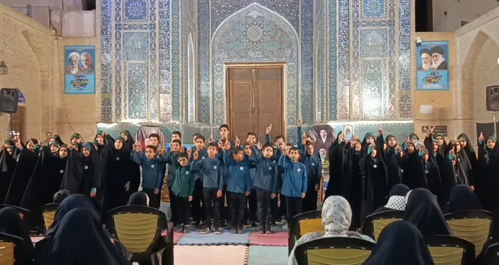 میزبانی بانوان حوزوی از دختران کویر در جوار مسجد جامع یزد