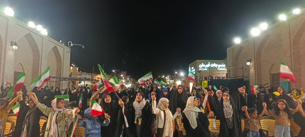 میزبانی بانوان حوزوی از دختران کویر در جوار مسجد جامع یزد