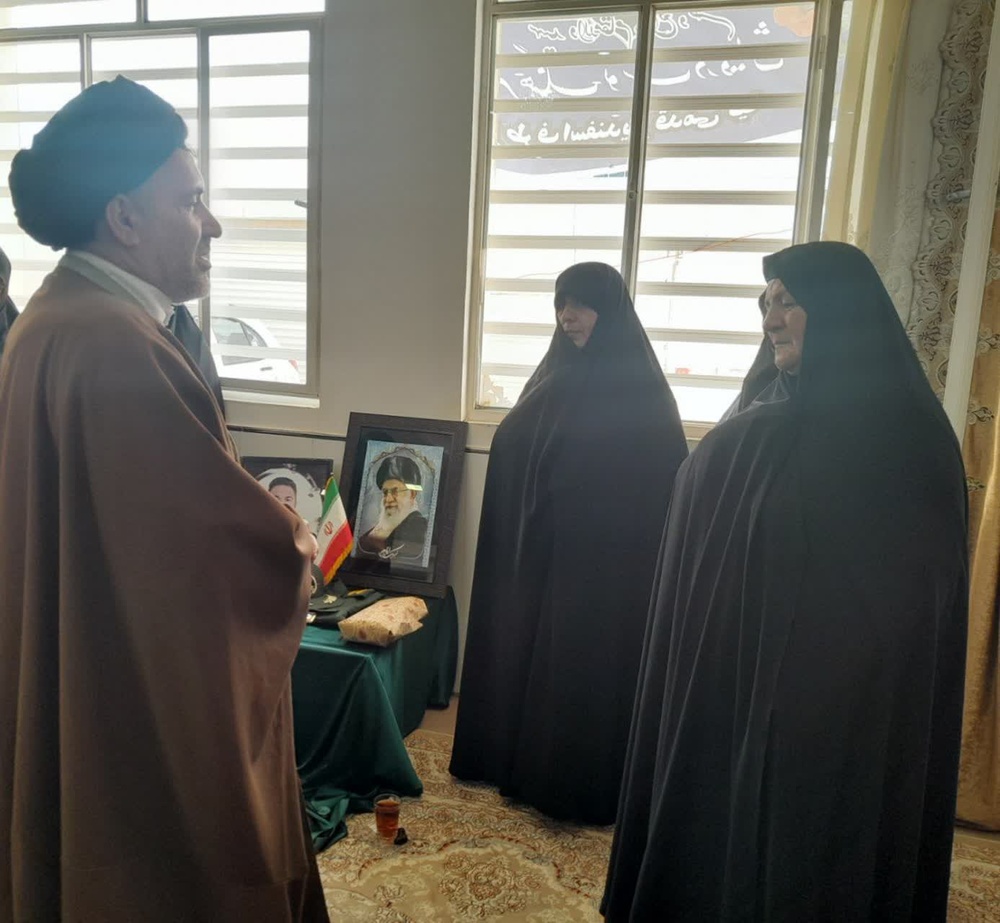 تجلیل از صلابت دختران شهدای جنگ رمضان در آیین روز دختر با حضور  مدیر حوزه های علمیه خواهران لرستان