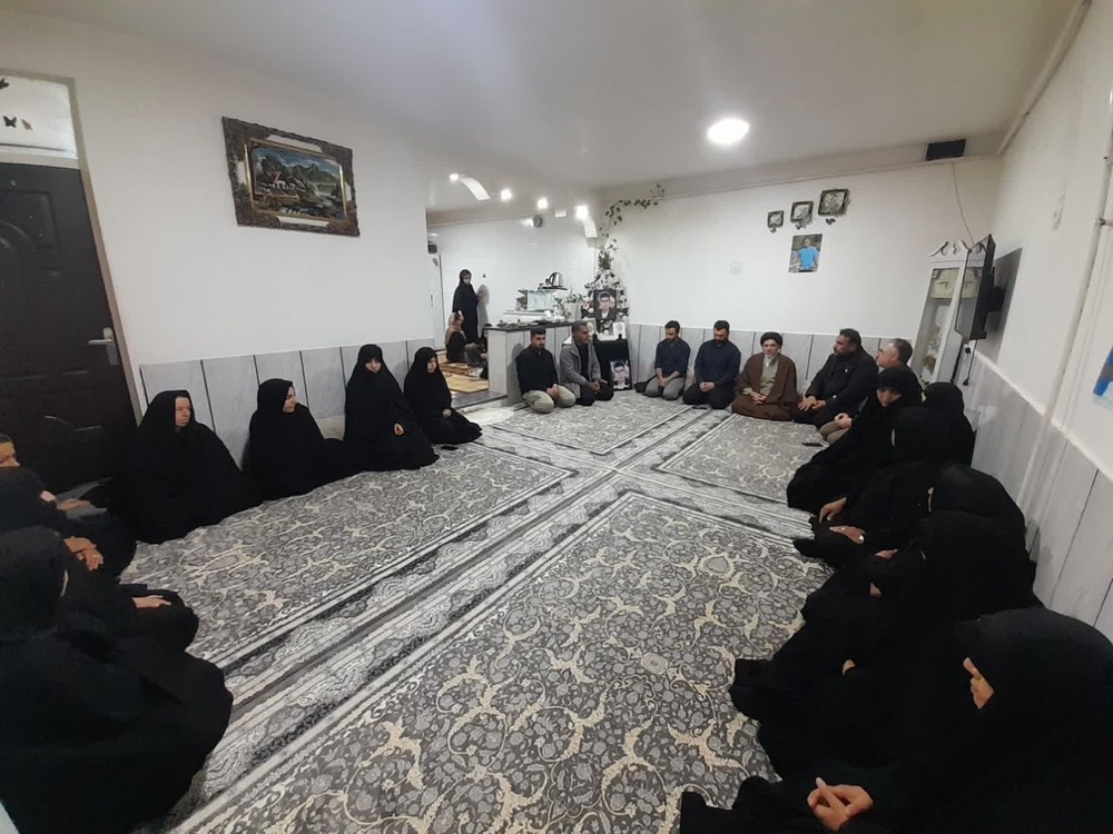 تجلیل از صلابت دختران شهدای جنگ رمضان در آیین روز دختر با حضور  مدیر حوزه های علمیه خواهران لرستان