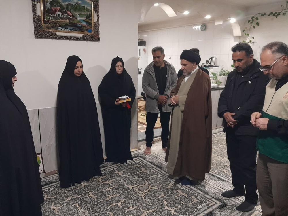 تجلیل از صلابت دختران شهدای جنگ رمضان در آیین روز دختر با حضور  مدیر حوزه های علمیه خواهران لرستان