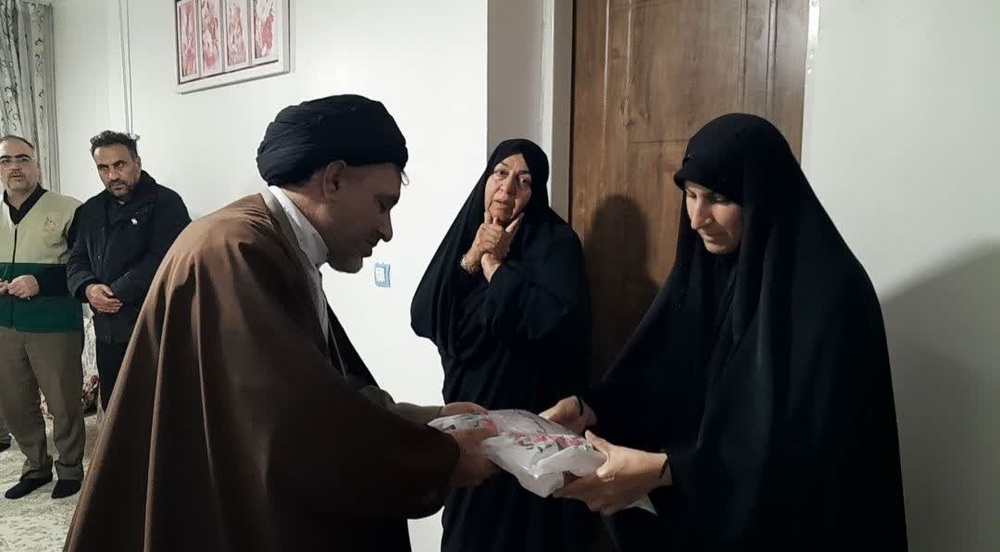 تجلیل از صلابت دختران شهدای جنگ رمضان در آیین روز دختر با حضور  مدیر حوزه های علمیه خواهران لرستان