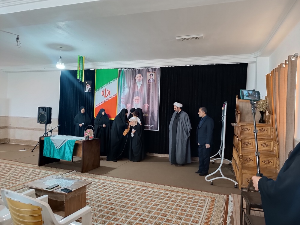 حوزویان ما امروز تولید نرم افزار مدیریت انقلاب اسلامی را به عهده دارند