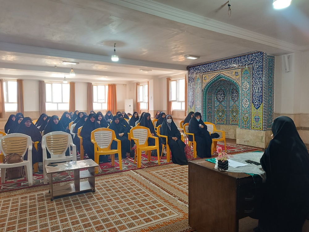 حوزویان ما امروز تولید نرم افزار مدیریت انقلاب اسلامی را به عهده دارند