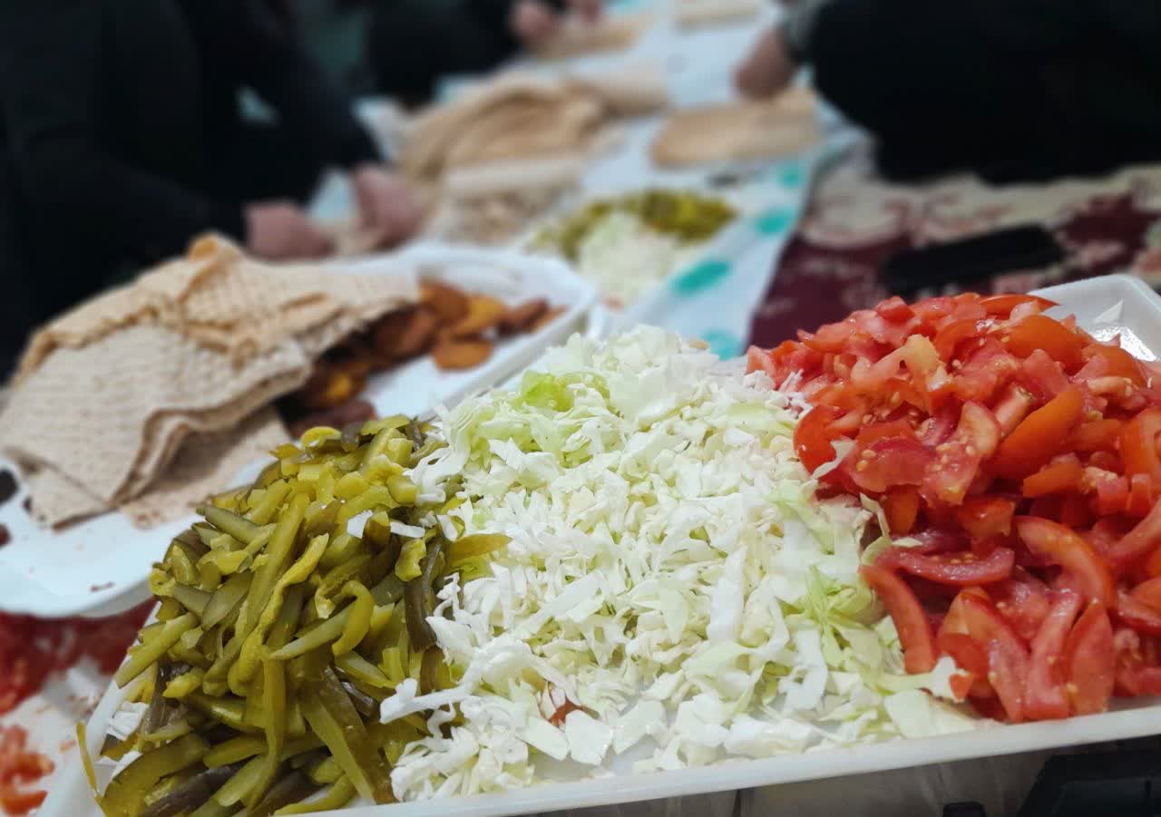 استمرار فعالیت‌های جهادی مدارس علمیه خواهران لرستان در در هفته هفتم جنگ تحمیلی سوم