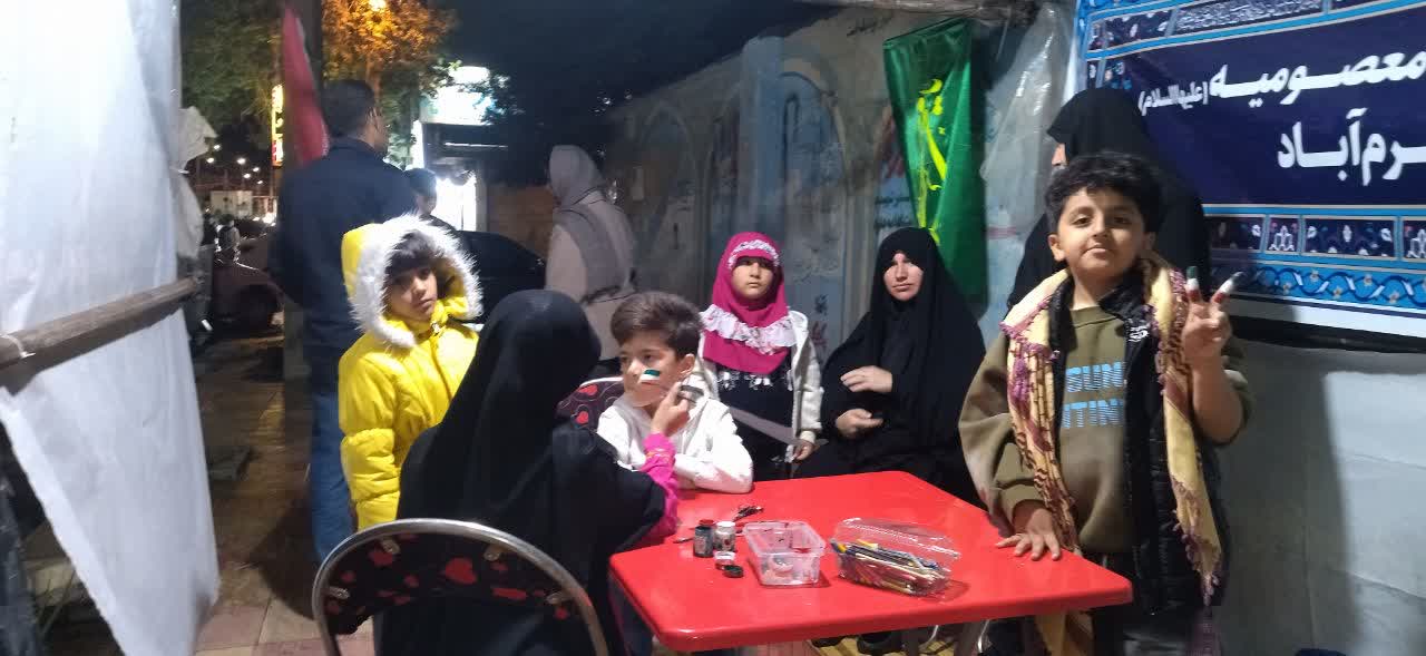 استمرار فعالیت‌های جهادی مدارس علمیه خواهران لرستان در در هفته هفتم جنگ تحمیلی سوم