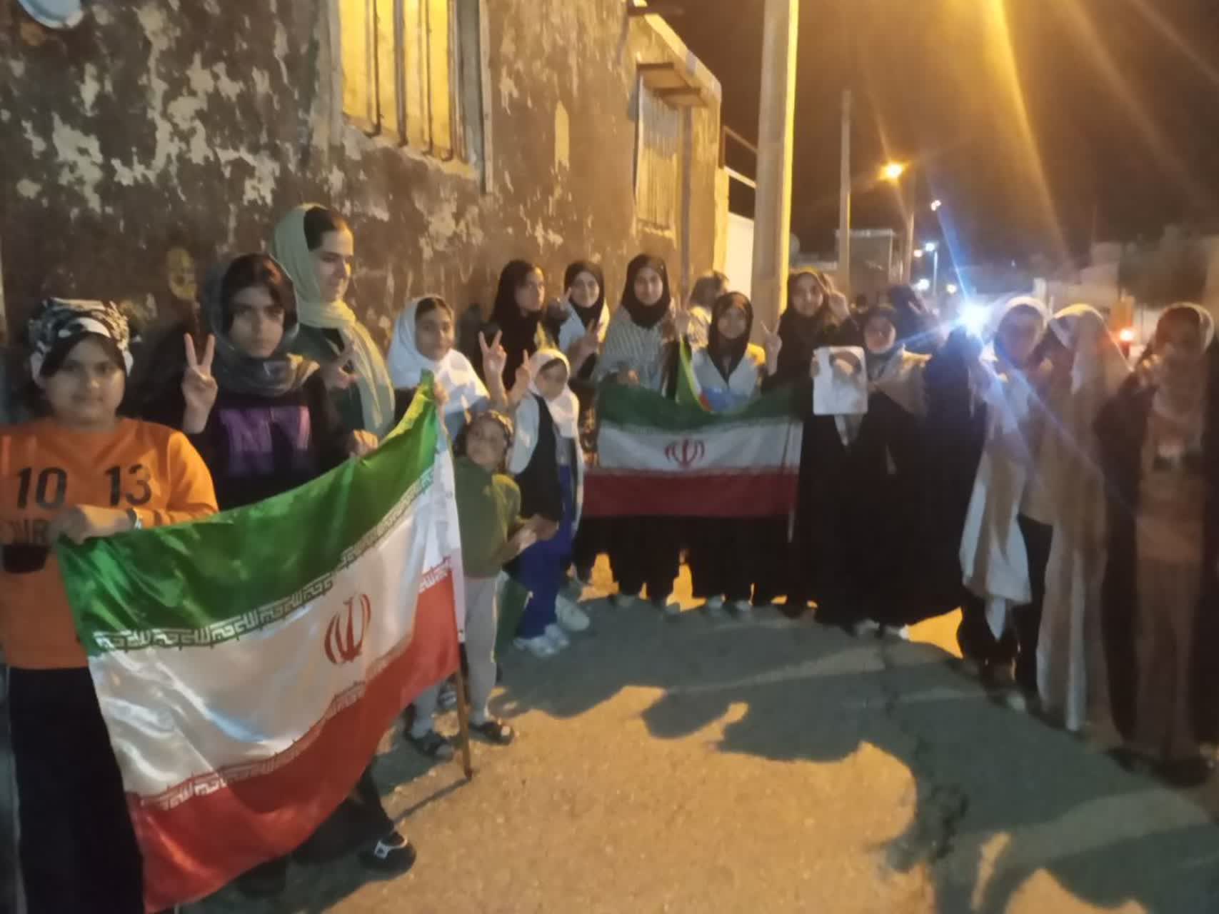 استمرار فعالیتهای جهادی مدارس علمیه خواهران لرستان در در هفته هفتم جنگ تحمیلی سوم