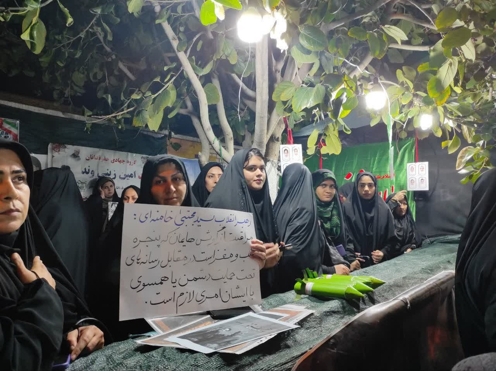 استمرار فعالیت‌های جهادی طلاب و کادر مدارس علمیه خواهران لرستان در در هفته هفتم جنگ تحمیلی سوم