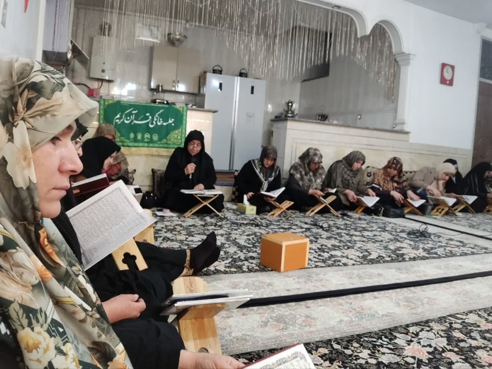 استمرار فعالیت‌های جهادی طلاب و کادر مدارس علمیه خواهران لرستان در در هفته هفتم جنگ تحمیلی سوم