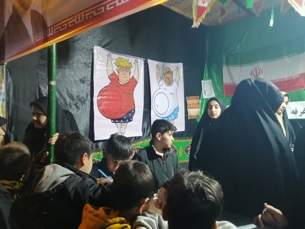 استمرار فعالیت‌های جهادی طلاب و کادر مدارس علمیه خواهران لرستان در در هفته هفتم جنگ تحمیلی سوم