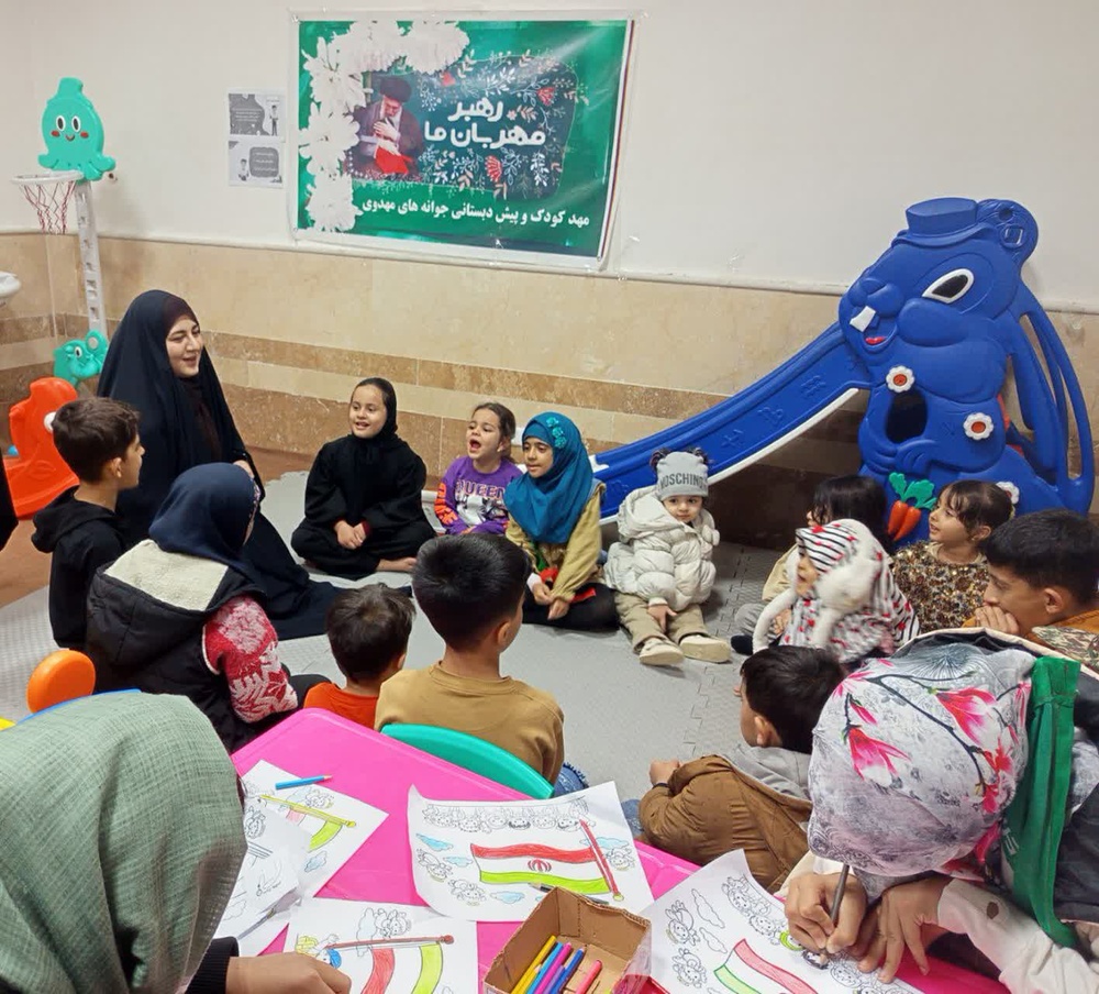 استمرار فعالیت‌های جهادی طلاب و کادر مدارس علمیه خواهران لرستان در در هفته هفتم جنگ تحمیلی سوم