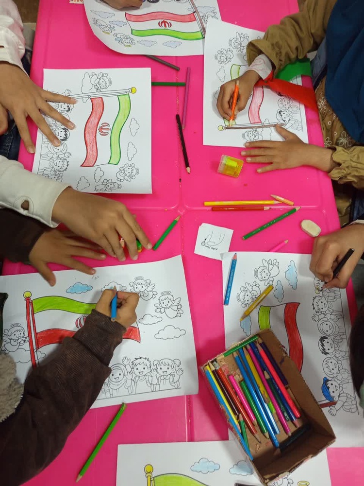 استمرار فعالیت‌های جهادی طلاب و کادر مدارس علمیه خواهران لرستان در در هفته هفتم جنگ تحمیلی سوم