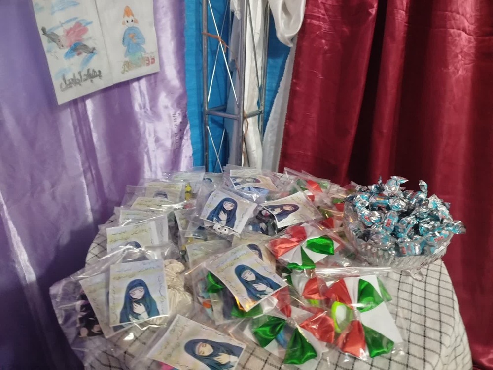 استمرار فعالیت‌های جهادی مدارس علمیه خواهران لرستان در در هفته هفتم جنگ تحمیلی سوم