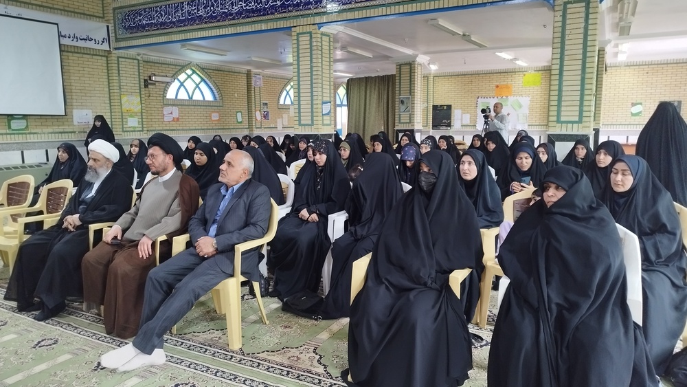 ورود به حوزه علمیه یکی از فرصت‌های استثنایی است/ انقلاب اسلامی؛ تنها گفتمان تمدنی که در مقابل ظلم ایستاده است