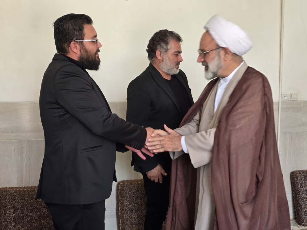 تصاویر/ حضور مدیر حوزه علمیه خواهران یزد در بیت شهید «محمد دهقان دهنوی»