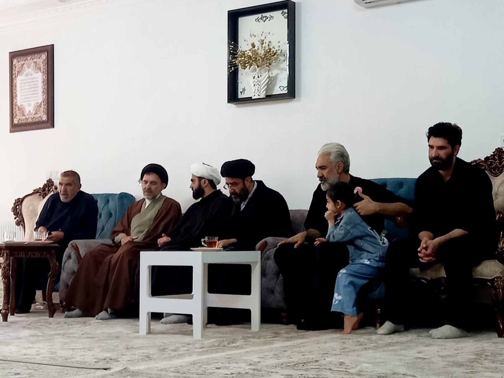 تجلیل از صبر و ایمان خانواده‌ شهید الیاسی؛ از شهیدان جنگ تحمیلی سوم