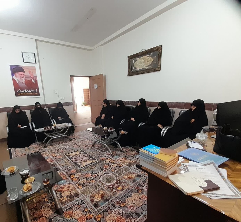 بازدید مدیر حوزه علمیه خواهران کردستان از حوزه علمیه فاطمه‌الزهرا (س) کامیاران و دیدار با مبلغین