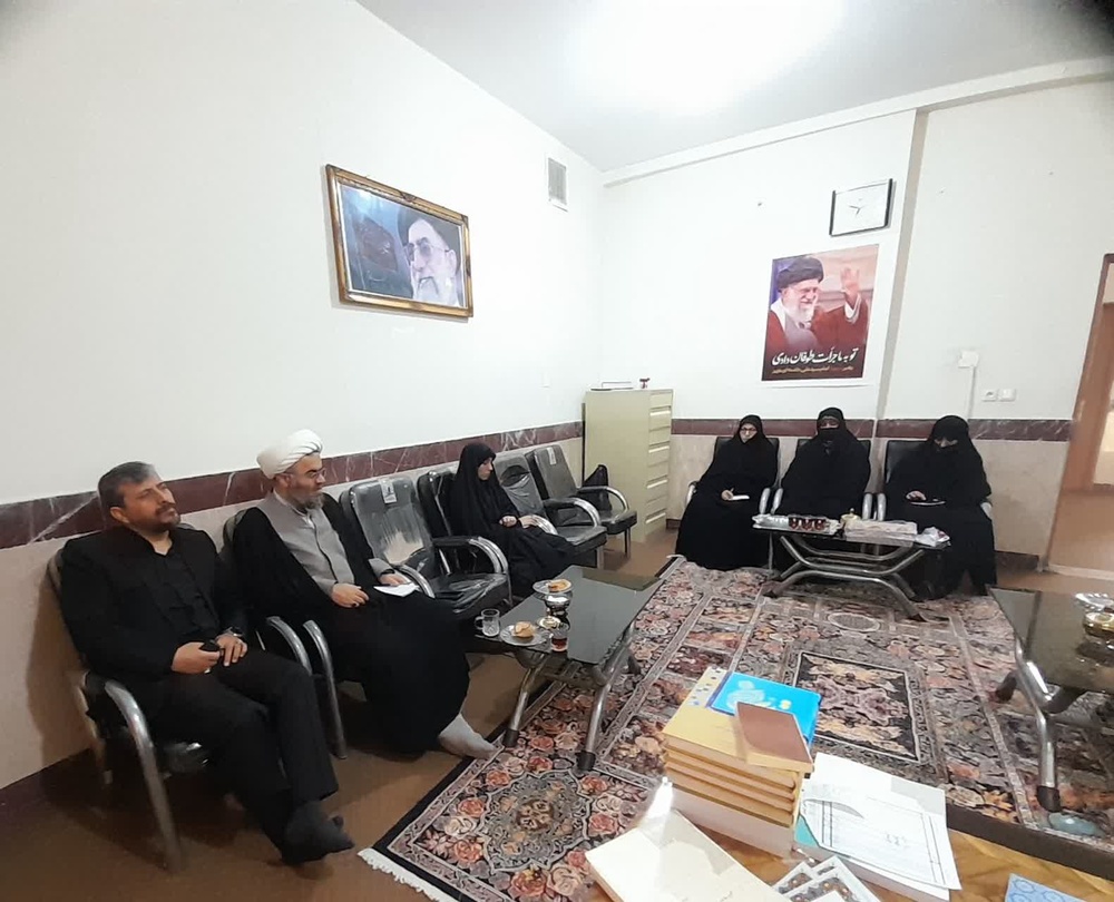 بازدید مدیر حوزه علمیه خواهران کردستان از حوزه علمیه فاطمهالزهرا (س) کامیاران و دیدار با مبلغین