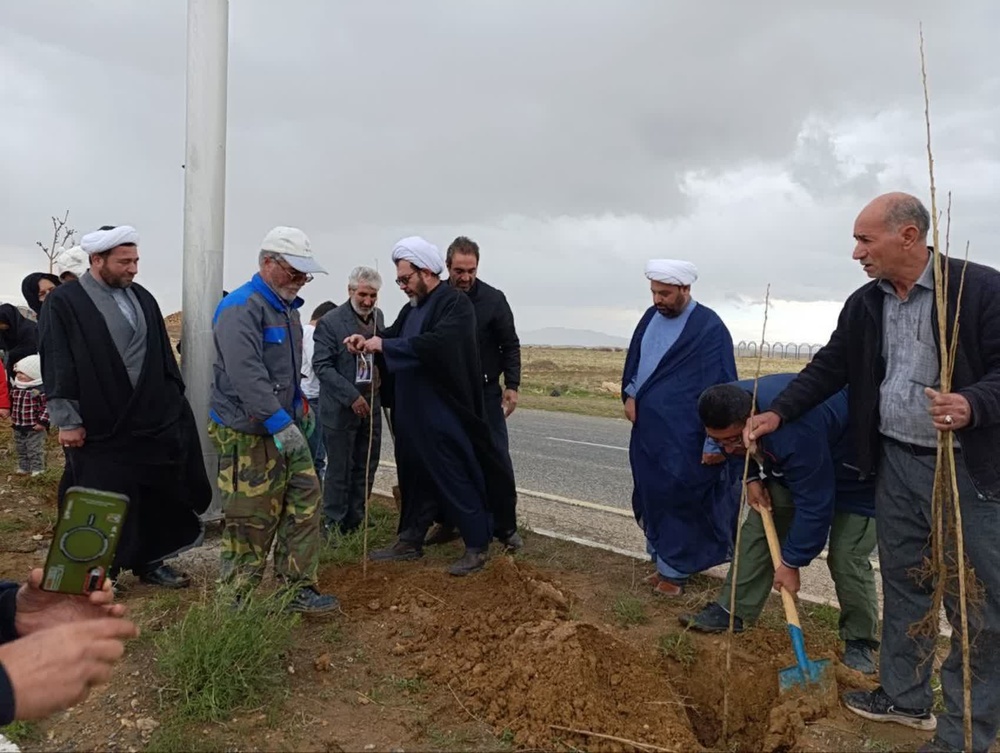 برگزاری پرشور برنامه‌های فرهنگی و مذهبی به مناسبت ولادت حضرت معصومه (س) و دهه کرامت در سریش‌آباد