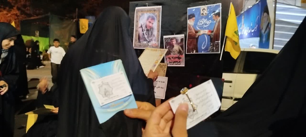 تا زمانی که مجاهدین کف خیابان حضوردارند ما هم هستیم