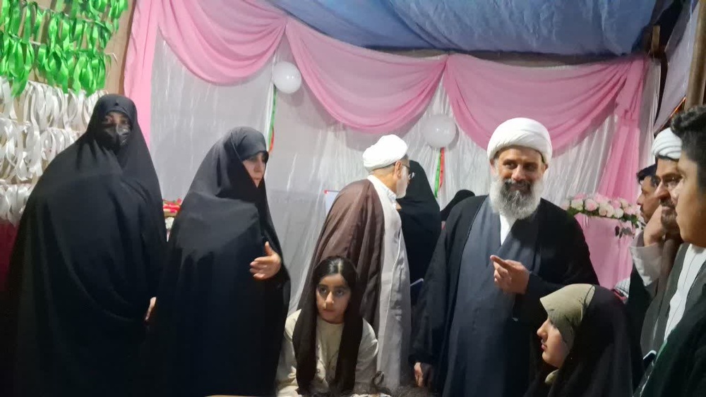 تصاویر/ بازدید مدیر حوزه های علمیه خواهران از موکب خواهران طلبه در کنگان